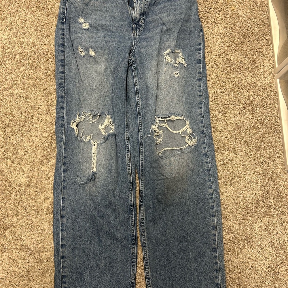 BDG Distressed Boyfriend Jeans in Blue Size 28